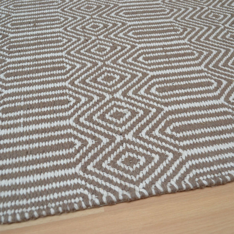 Sloan Rugs in Taupe