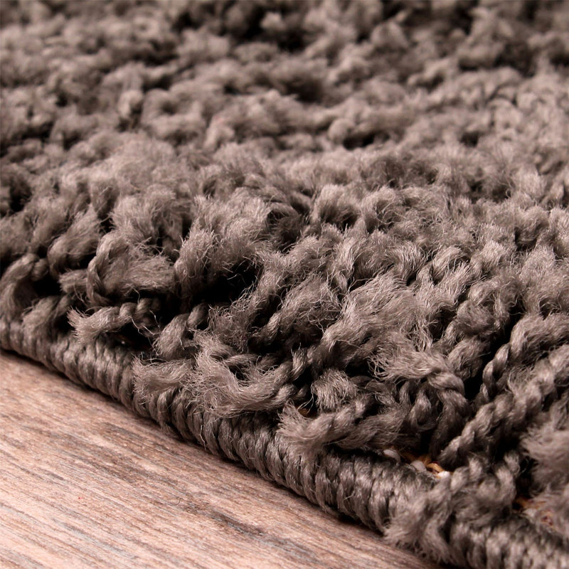 Retro Plain Shaggy Runner in Charcoal