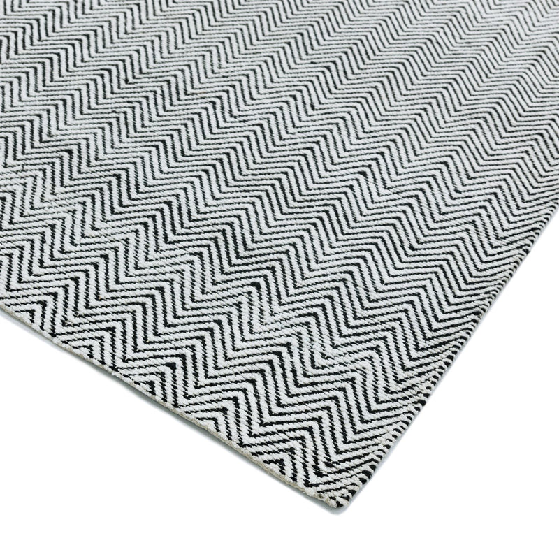 Ives Modern Chevron Zigzag Pattern Rugs in Black & White