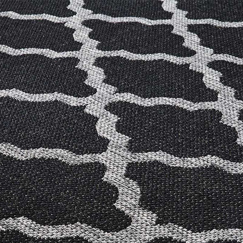 Moda Trellis Rugs in Black