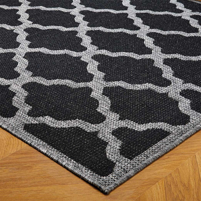 Moda Trellis Rugs in Black