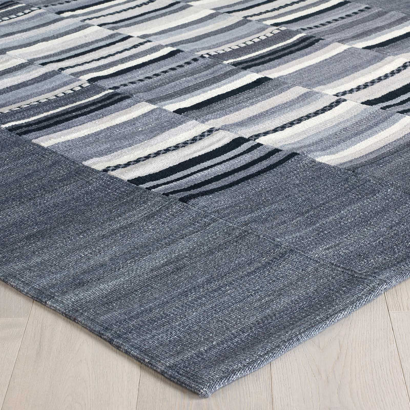 Navajo Rugs in Stripe Grey